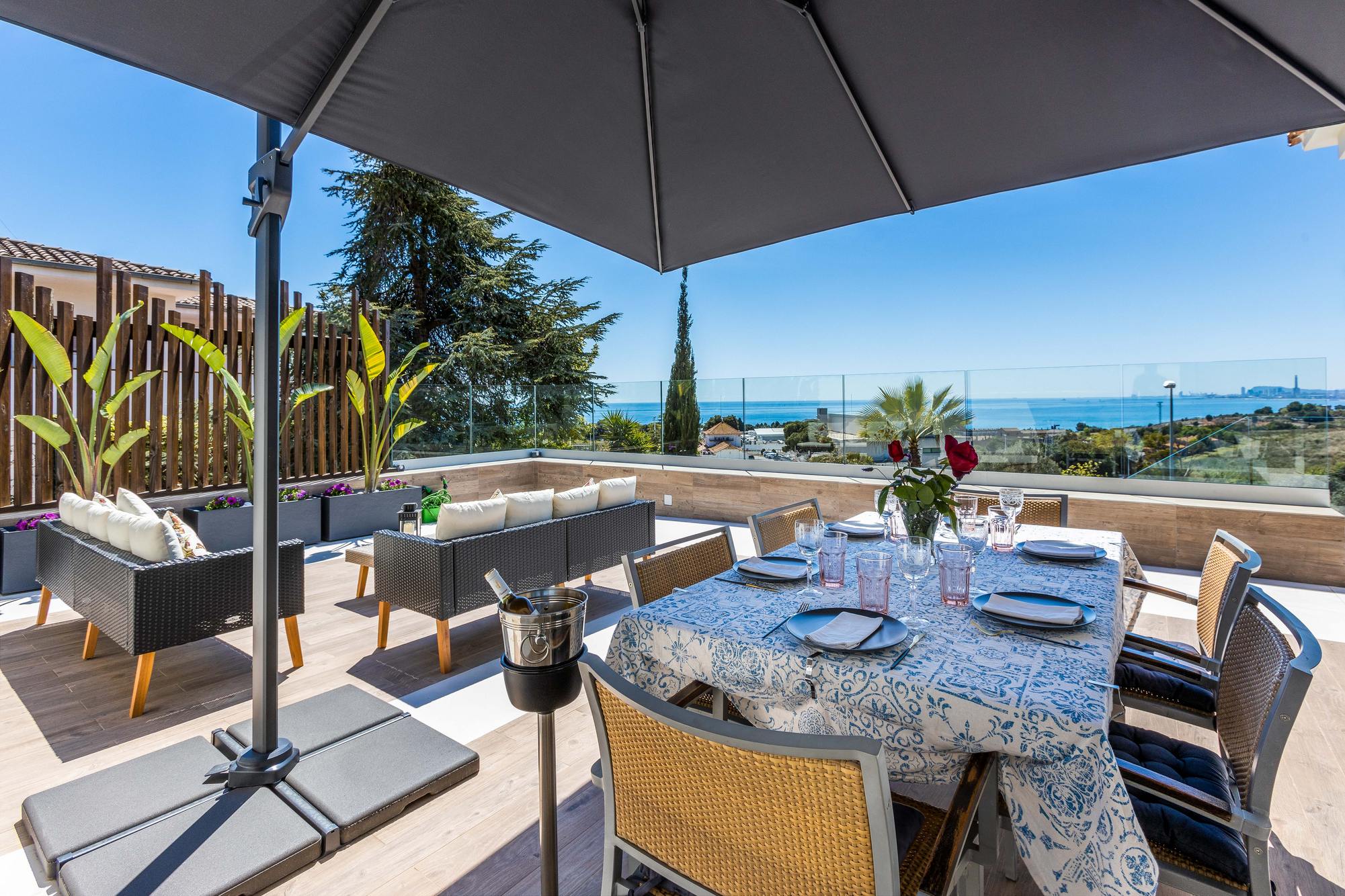 living - Casa / villa de 600m² en venta en Alella, Barcelona - gallery thumbnail - 2