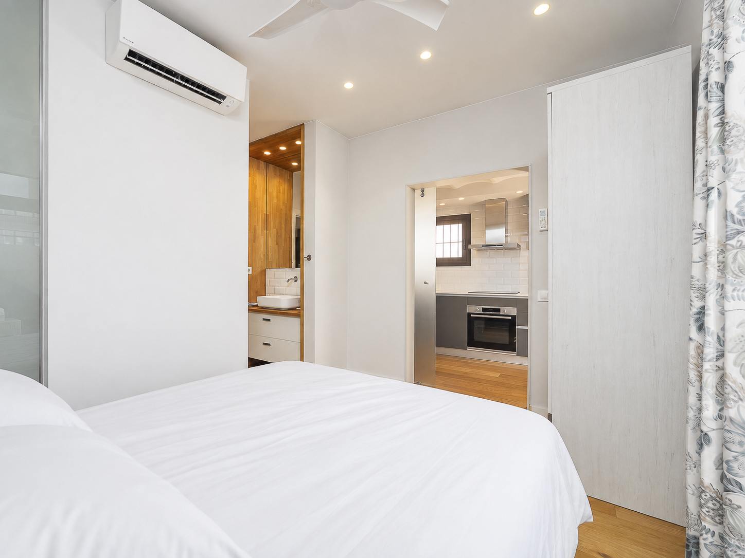 living - 73m² penthouse with 57m² terrace for sale in Eixample Right - gallery - 6