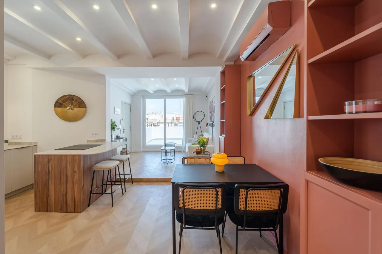 living - Ático de 60m² con 15m² terraza en alquiler en Extramurs - gallery - 3