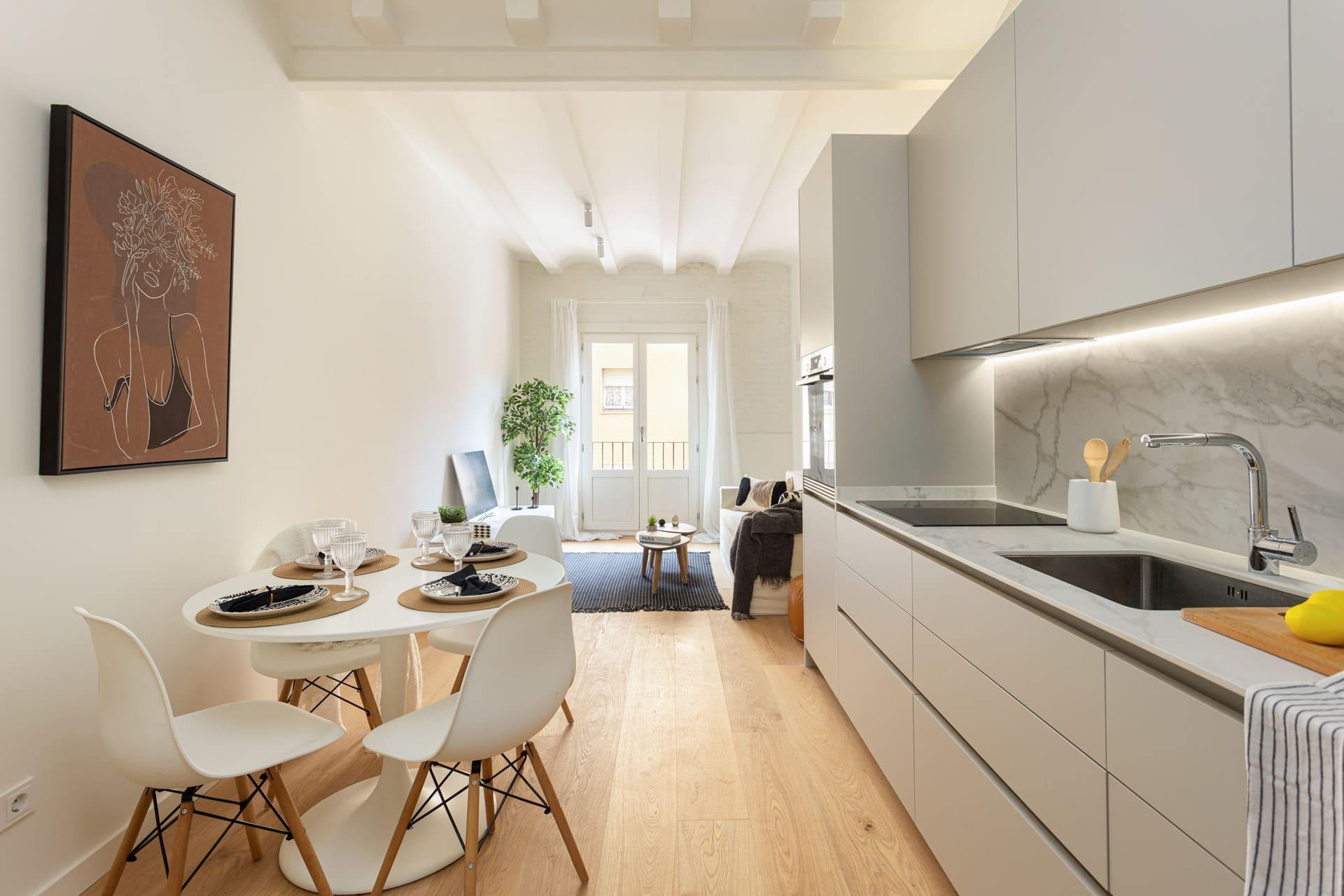 living - Piso de 82m² en venta en Sants-Badal, Barcelona - gallery thumbnail - 2