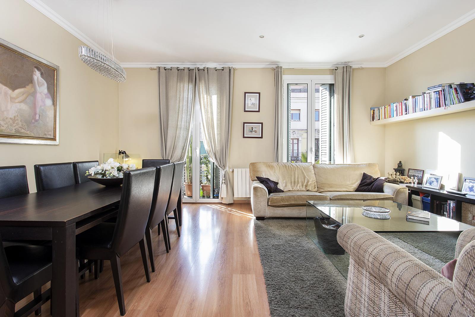 living - Piso de 130 m² en venta en Eixample Izquierdo, Barcelona - gallery thumbnail - 3