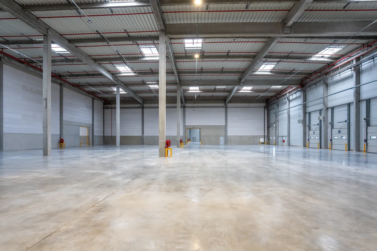 logistics - Logistics Warehouse For Rent - gallery - 4