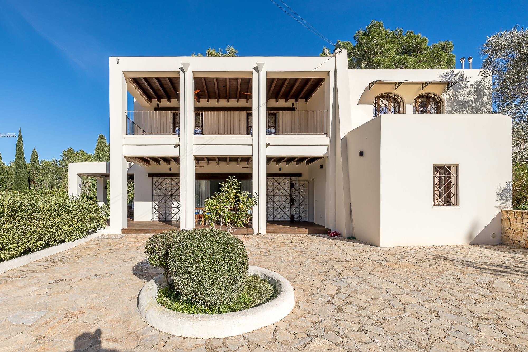 living - 689m² house / villa for sale in Ibiza Town - featured