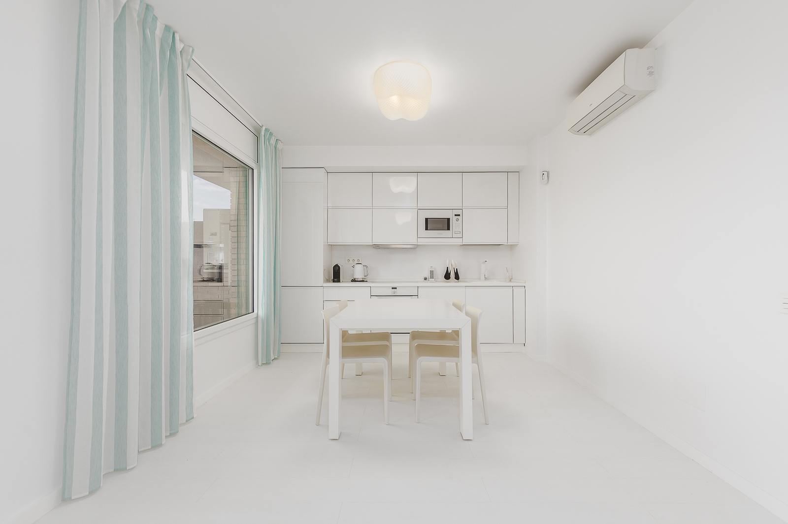 living - Piso de 79m² con 11m² terraza en venta en Poble Sec - gallery thumbnail - 5