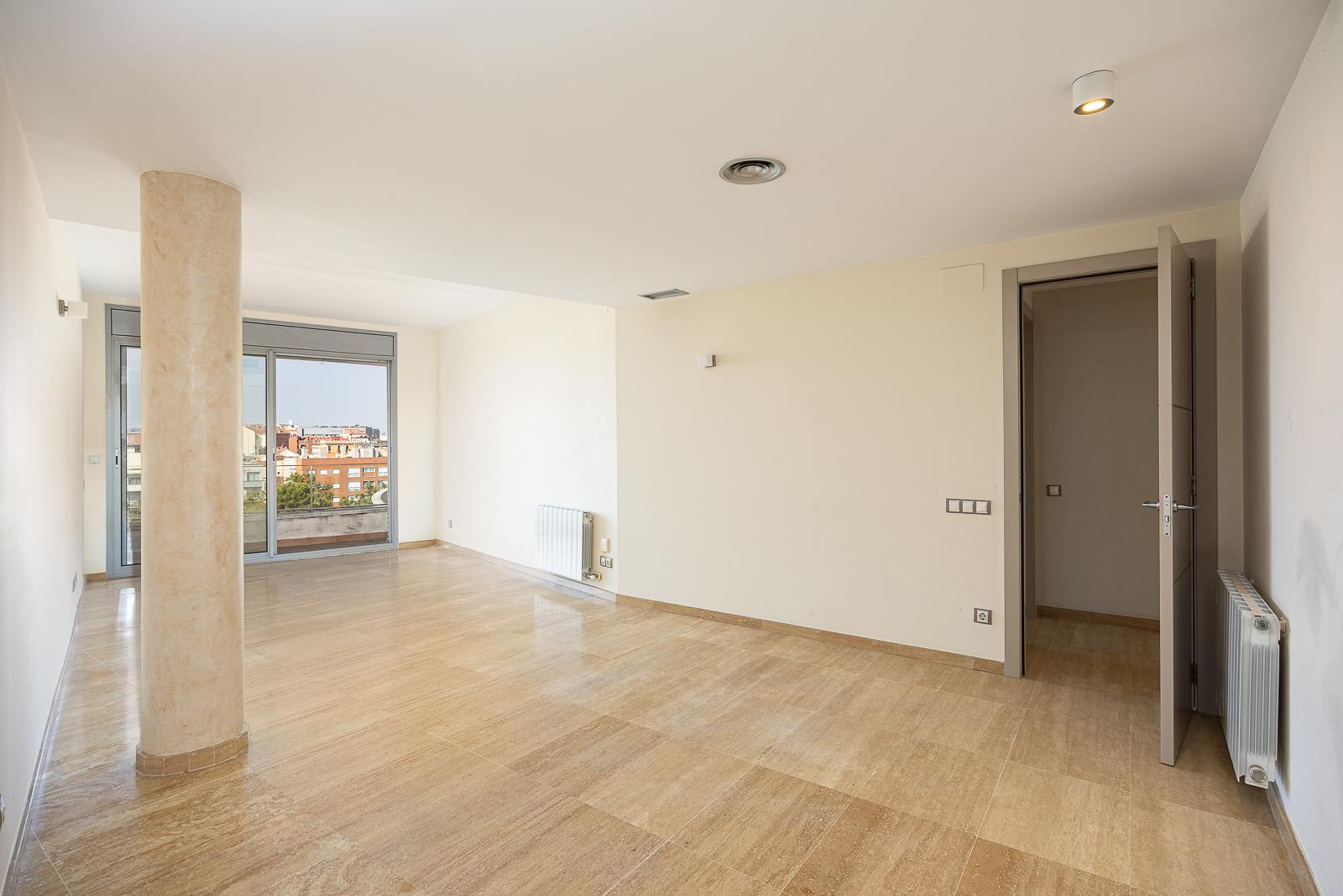 living - Ático de 101m² en venta en Poblenou, Barcelona - gallery thumbnail - 8