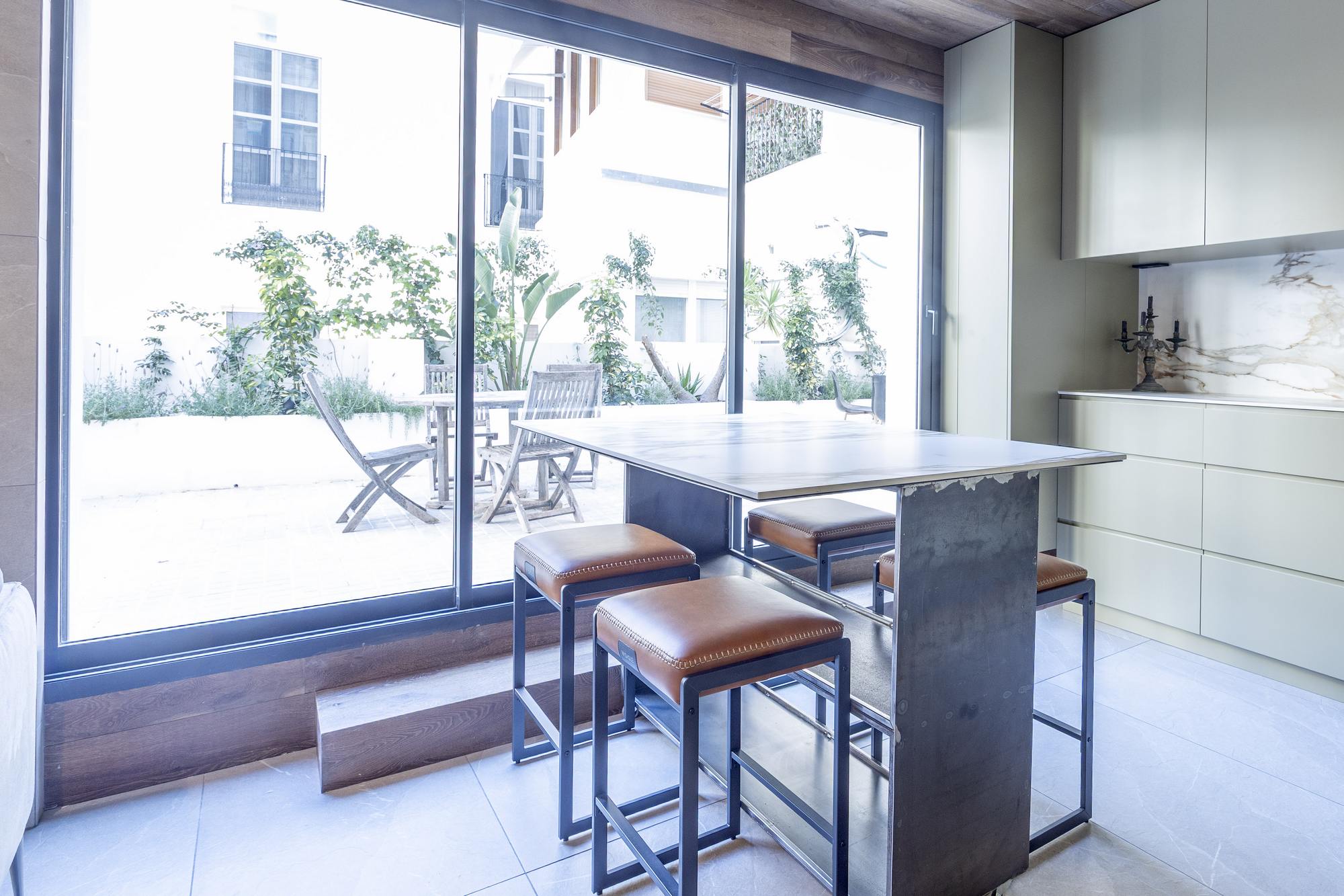 living - 60m² office with 80m² terrace for rent in Sant Francesc - gallery thumbnail - 5