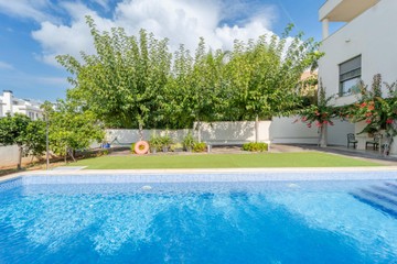 living - 388m² house / villa for sale in Godella / Rocafort - featured