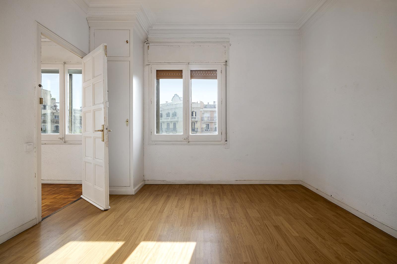 living - Piso de 130m² en venta en Eixample Derecho, Barcelona - gallery thumbnail - 9
