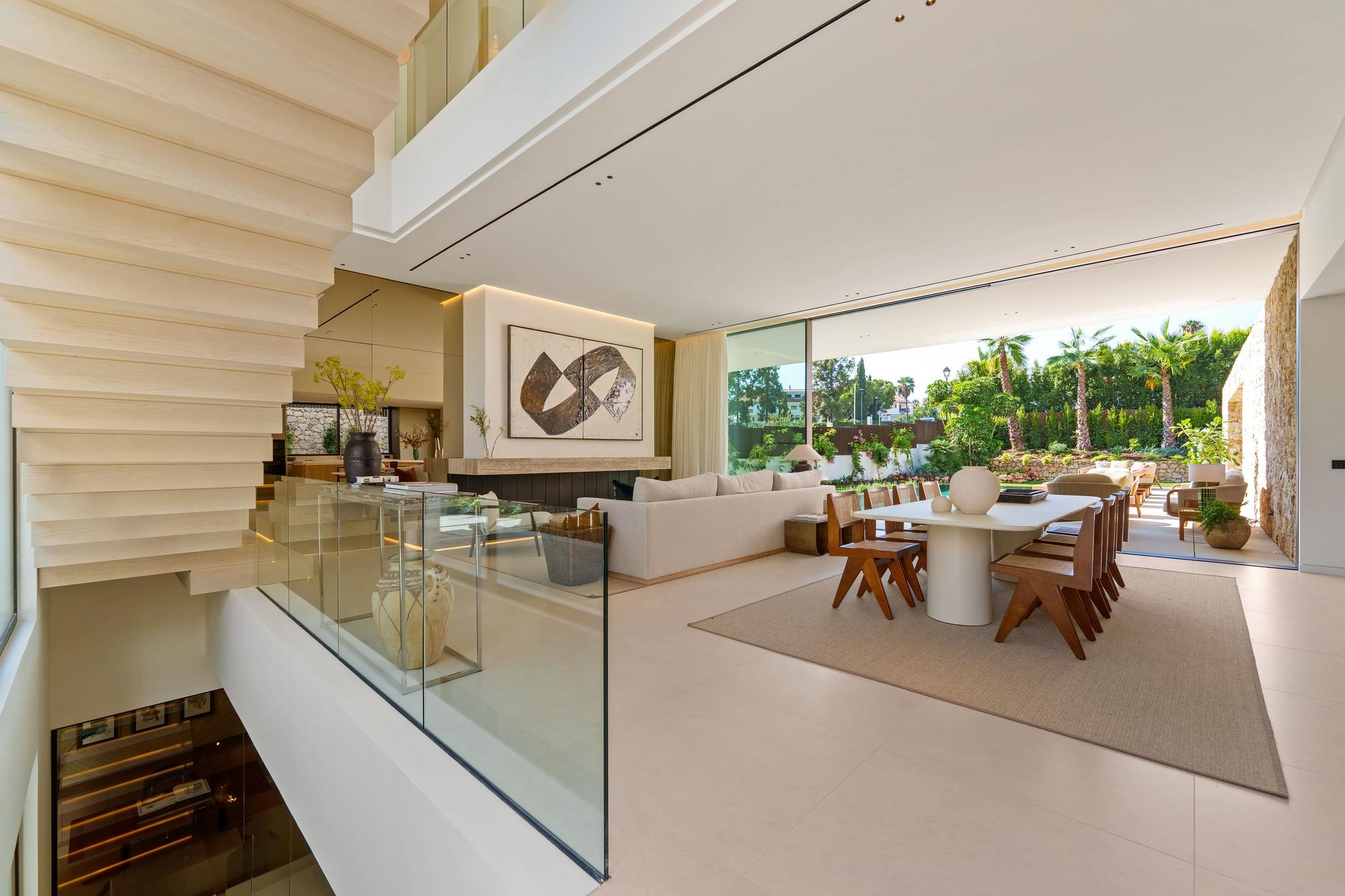 living - 1,010m² house / villa with 600m² garden for sale in Golden Mile - gallery thumbnail - 6