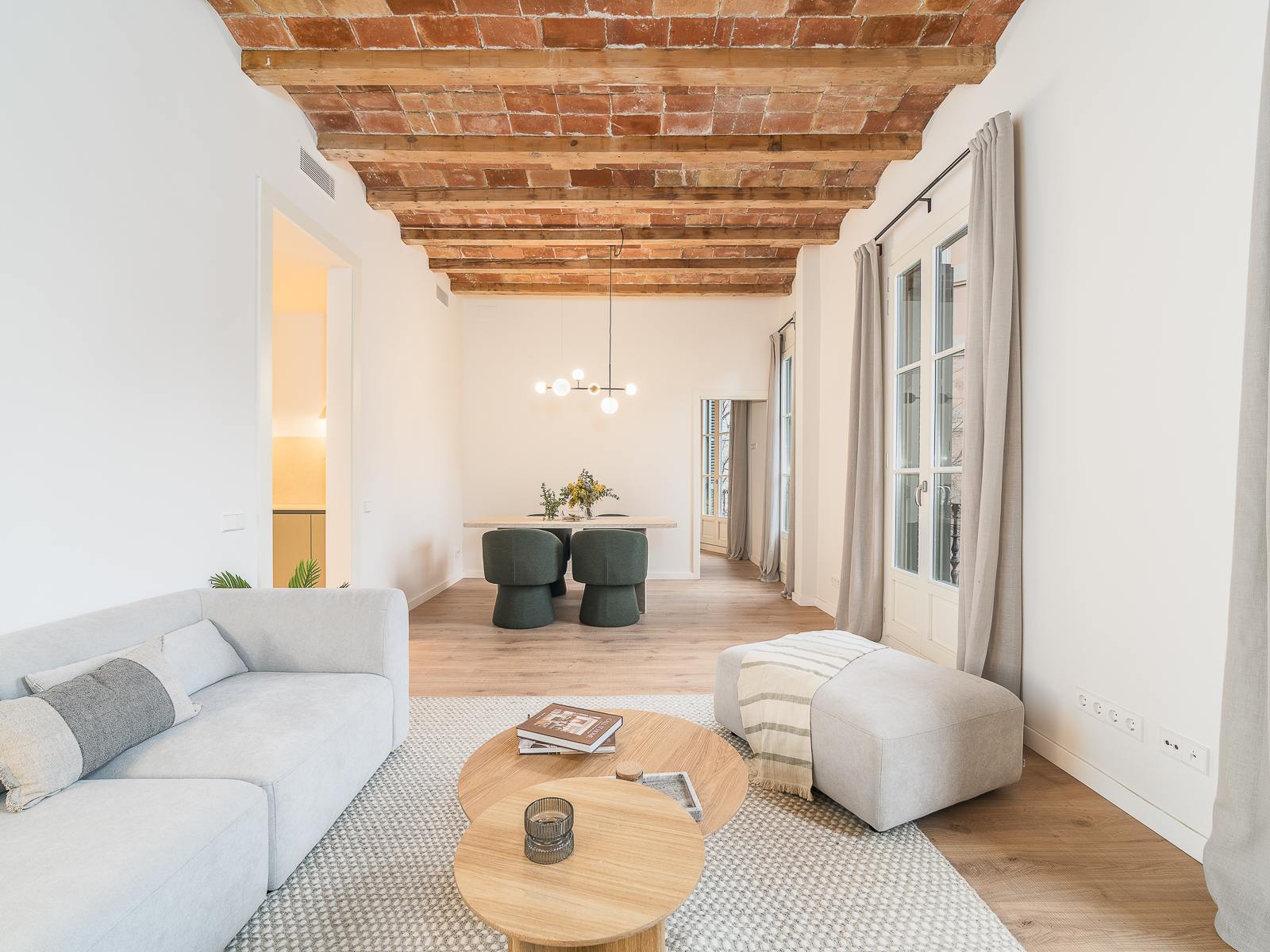 living - Piso de 89m² con 6m² terraza en venta en Eixample Izquierdo - gallery thumbnail - 4