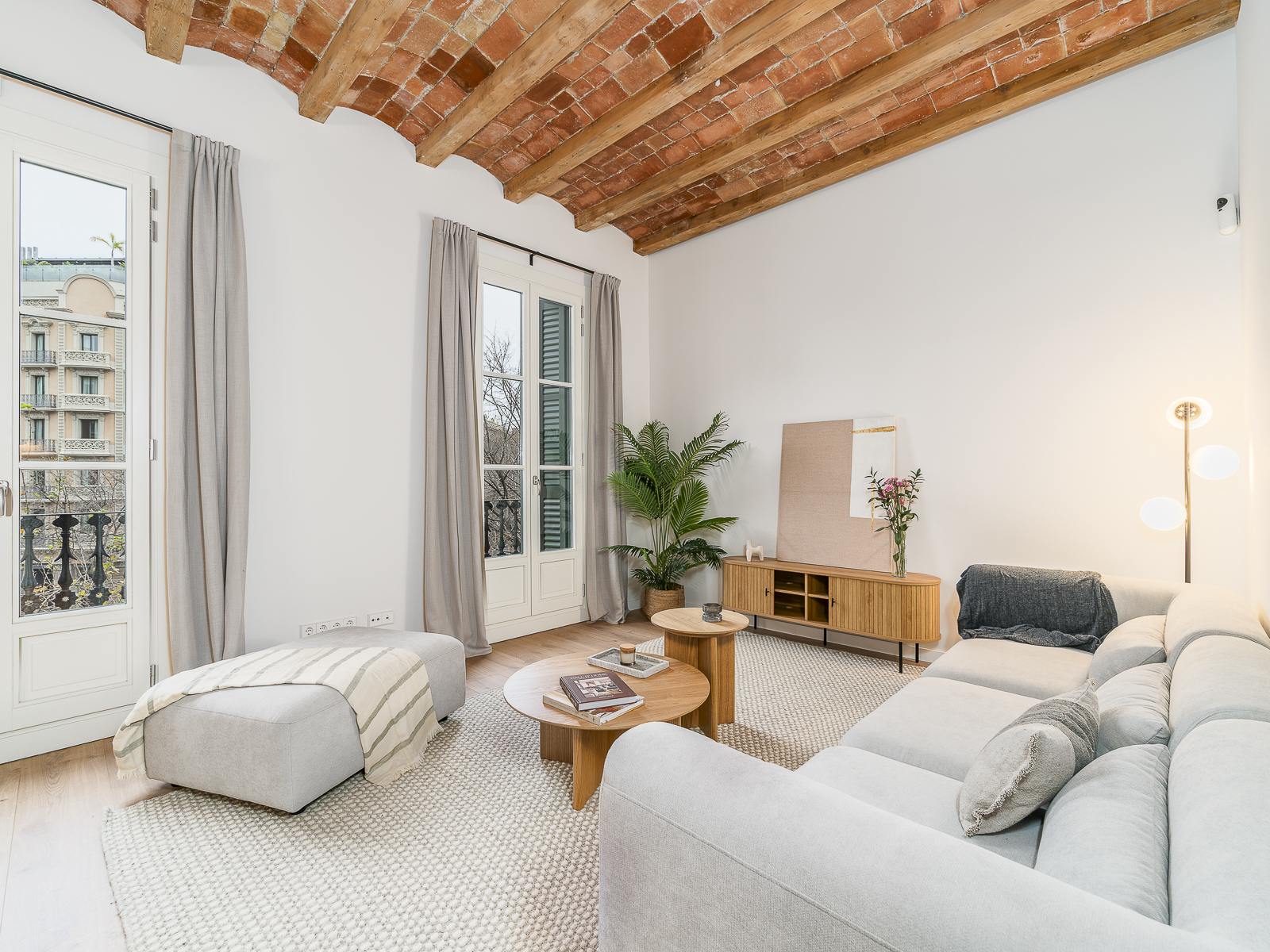 living - 89m² apartment with 6m² terrace for sale in Eixample Left - gallery thumbnail - 2
