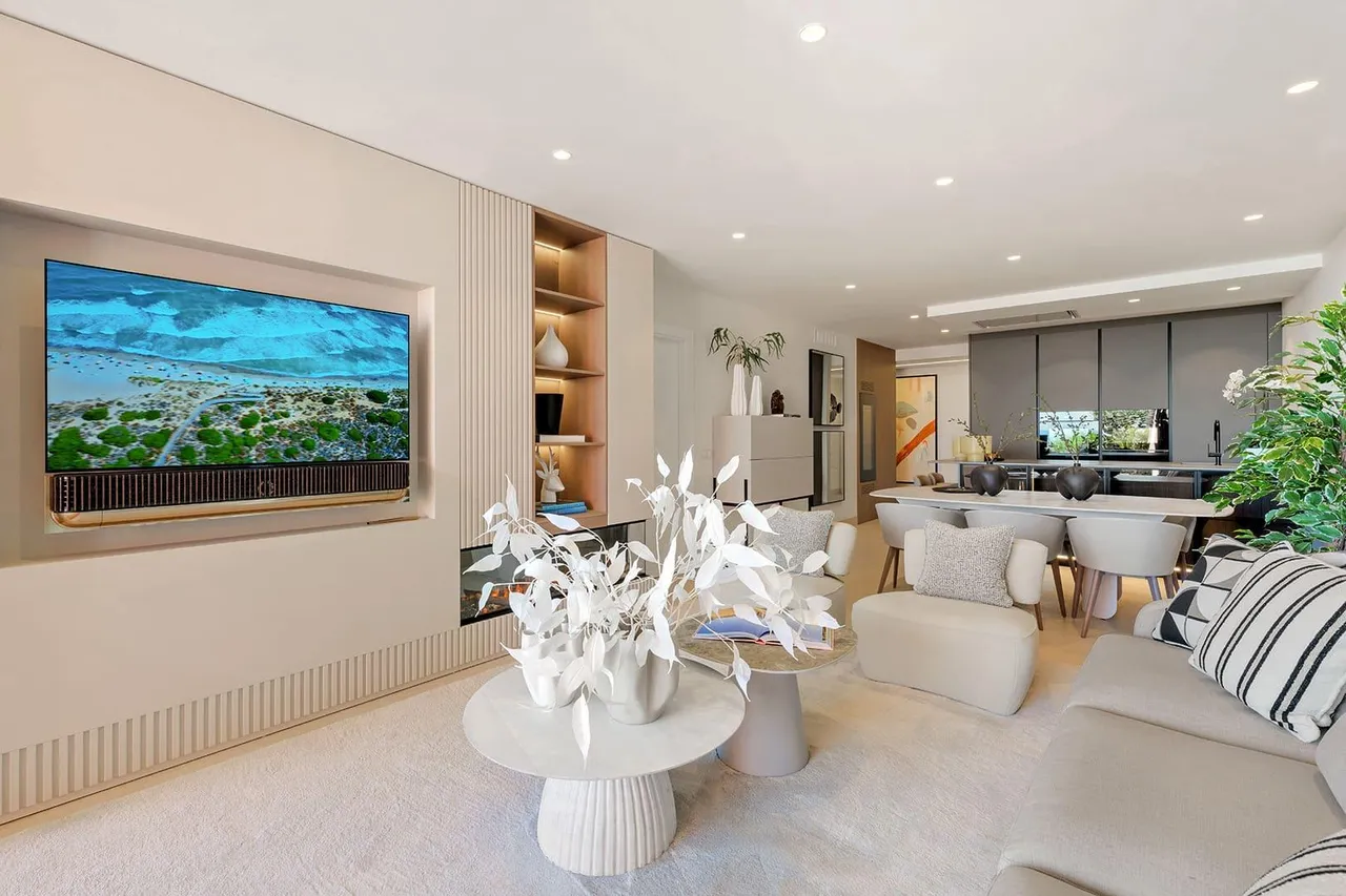 living - Piso de 130m² con 42m² terraza en venta en New Golden Mile - gallery - 3