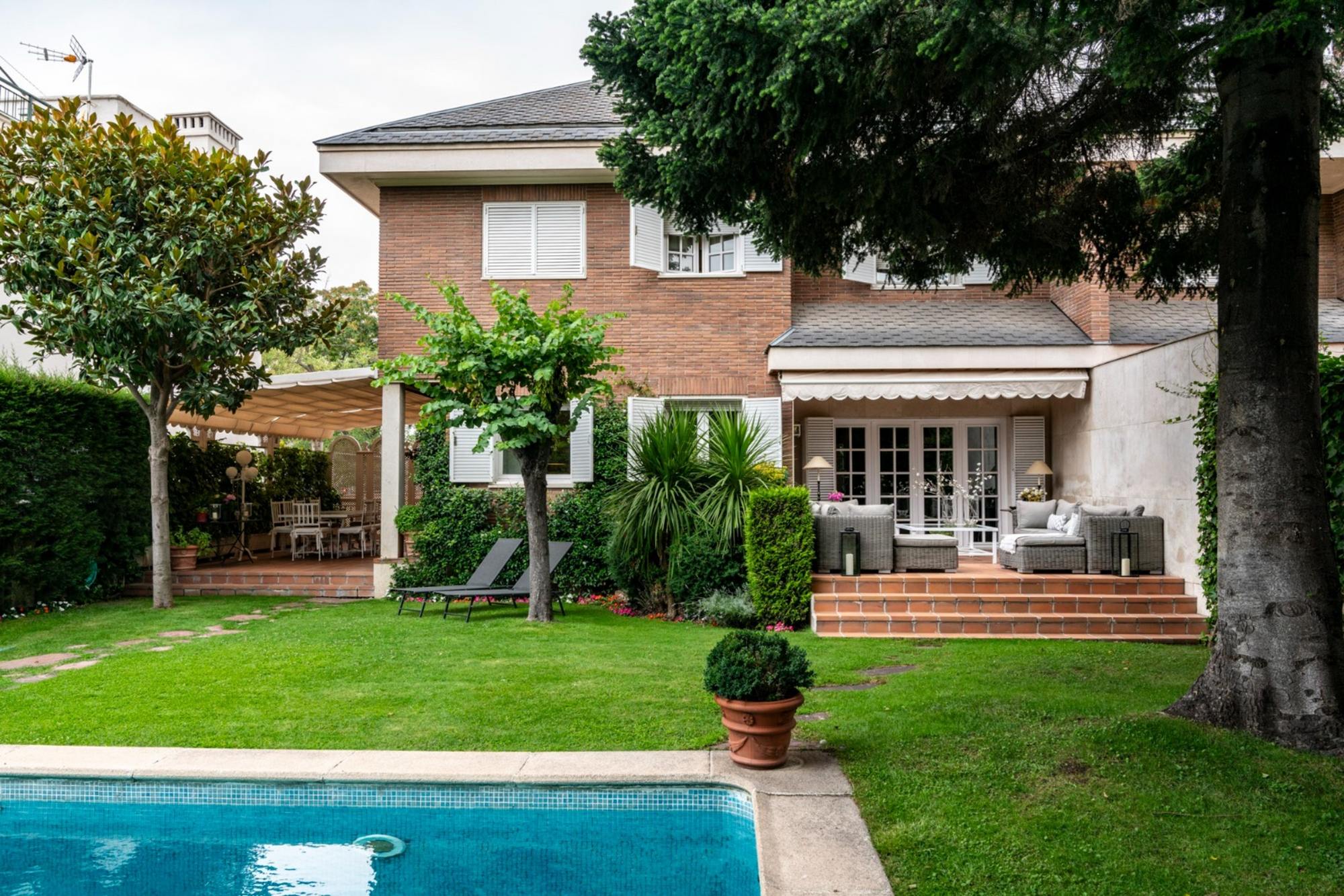 living - 432m² house / villa with 70m² garden for sale in Hispanoamérica - gallery - 2