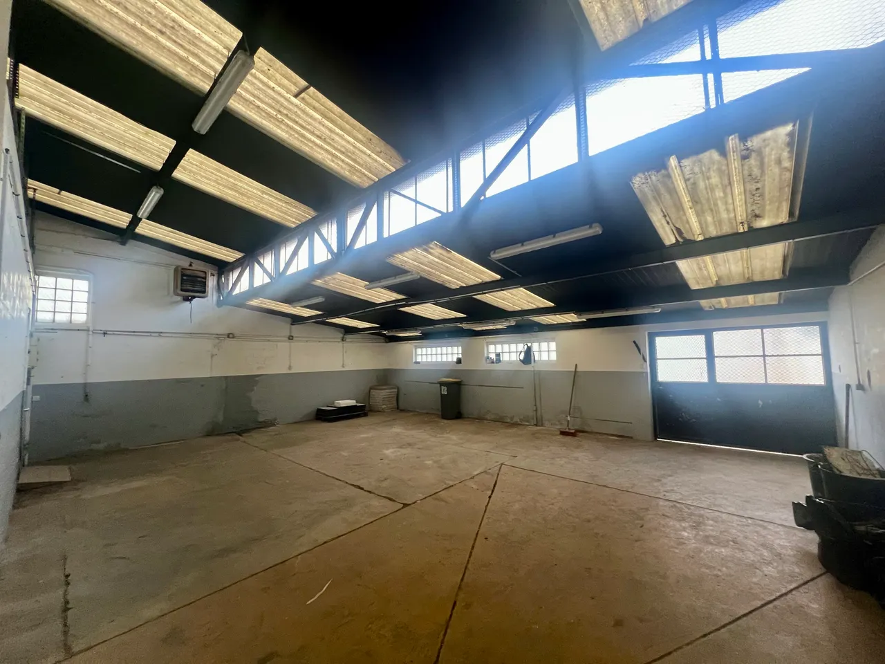 logistics - Activités / Bureaux À Vendre - gallery - 3