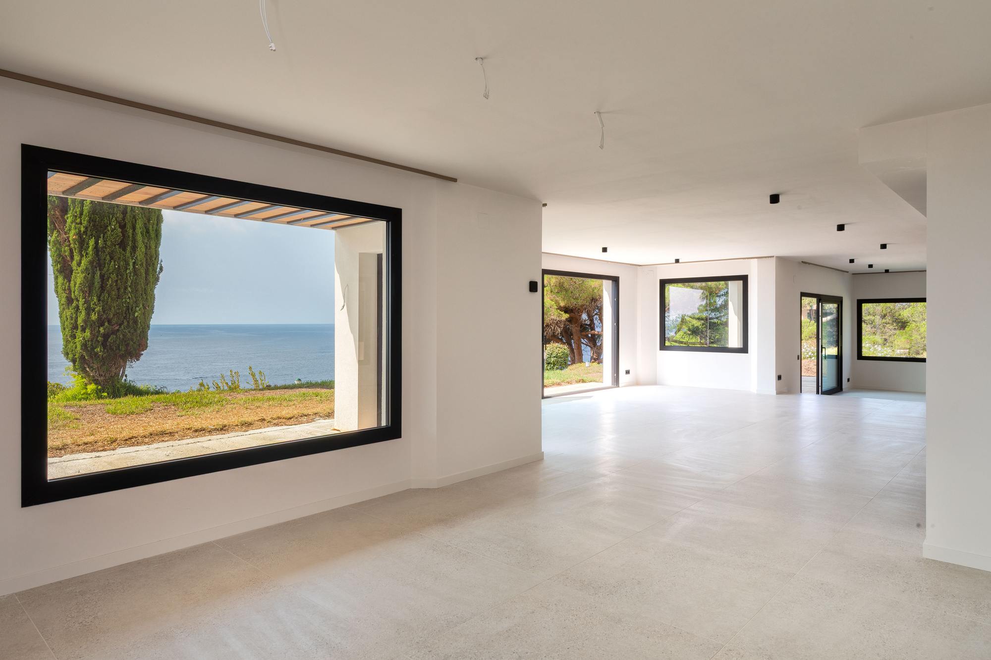 living - Casa / villa de 499m² en venta en Lloret de Mar - gallery thumbnail - 9