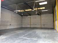 logistics - Activités / Bureaux À Louer - gallery thumbnail - 4