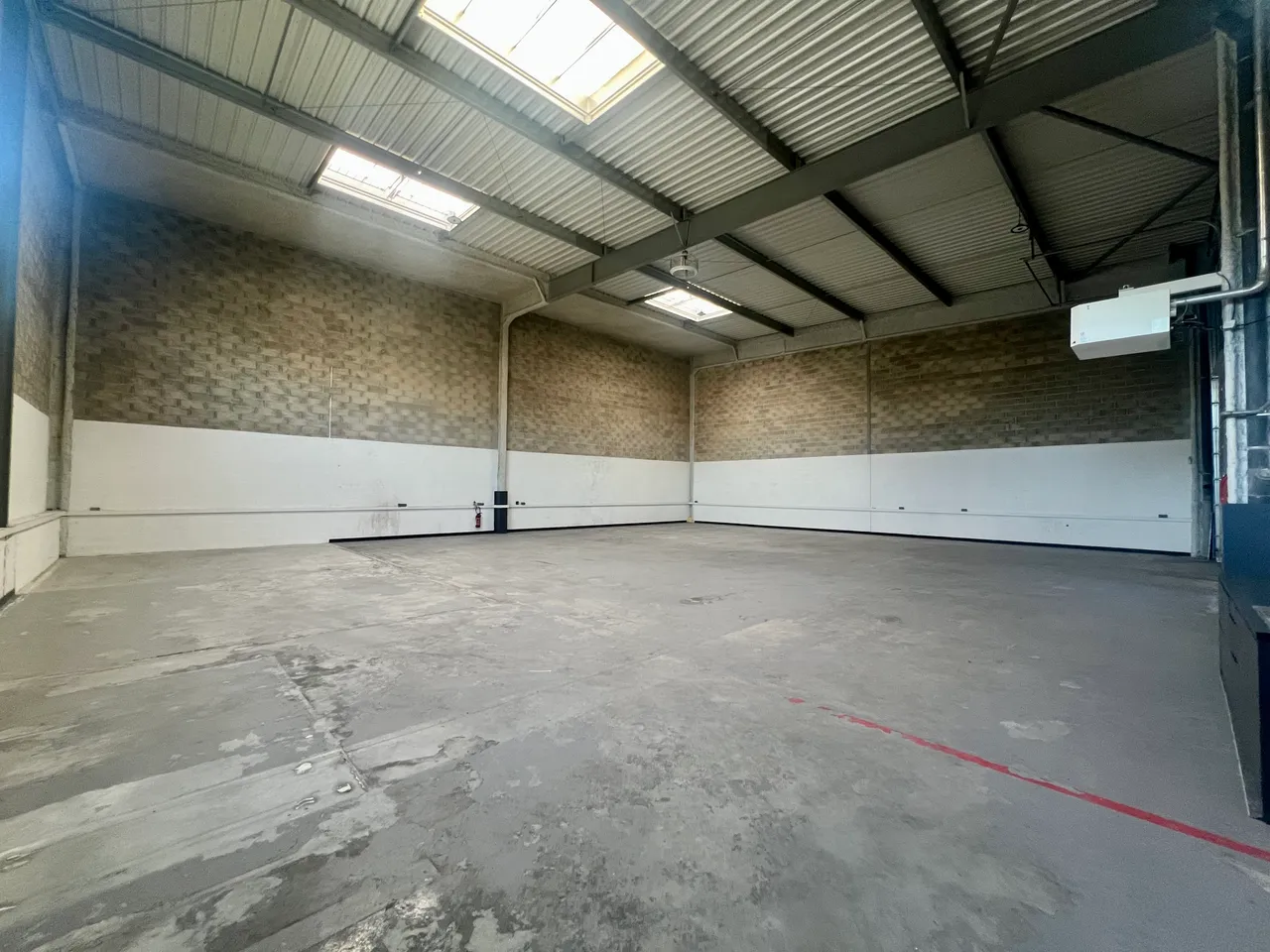 logistics - Light Industrial Premises / Offices For Rent - gallery - 4