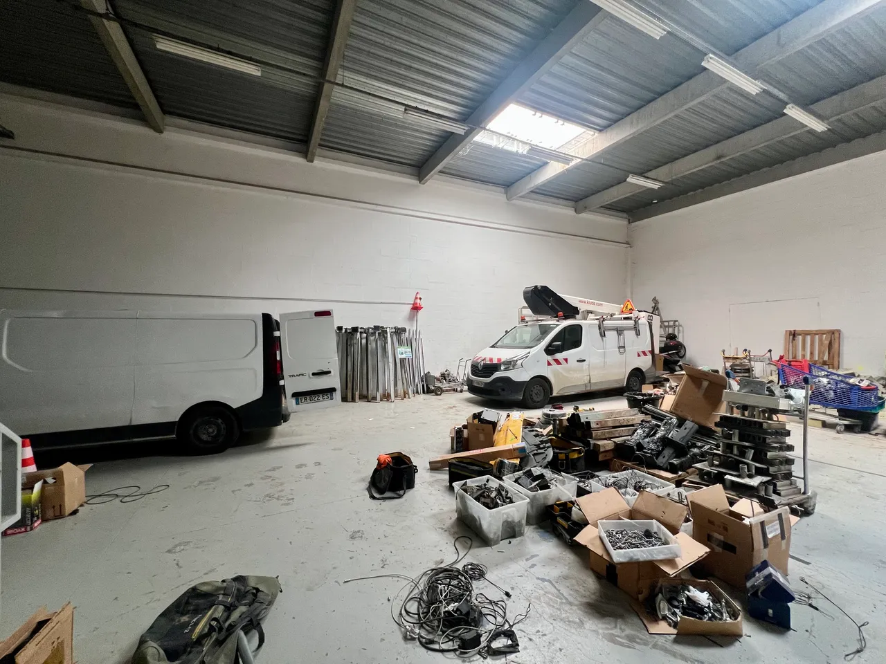 logistics - Light Industrial Premises / Offices For Rent - gallery - 4