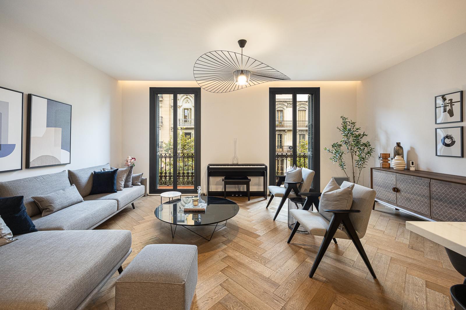 living - Piso de 147m² con 6m² terraza en venta en Eixample Izquierdo - gallery thumbnail - 2