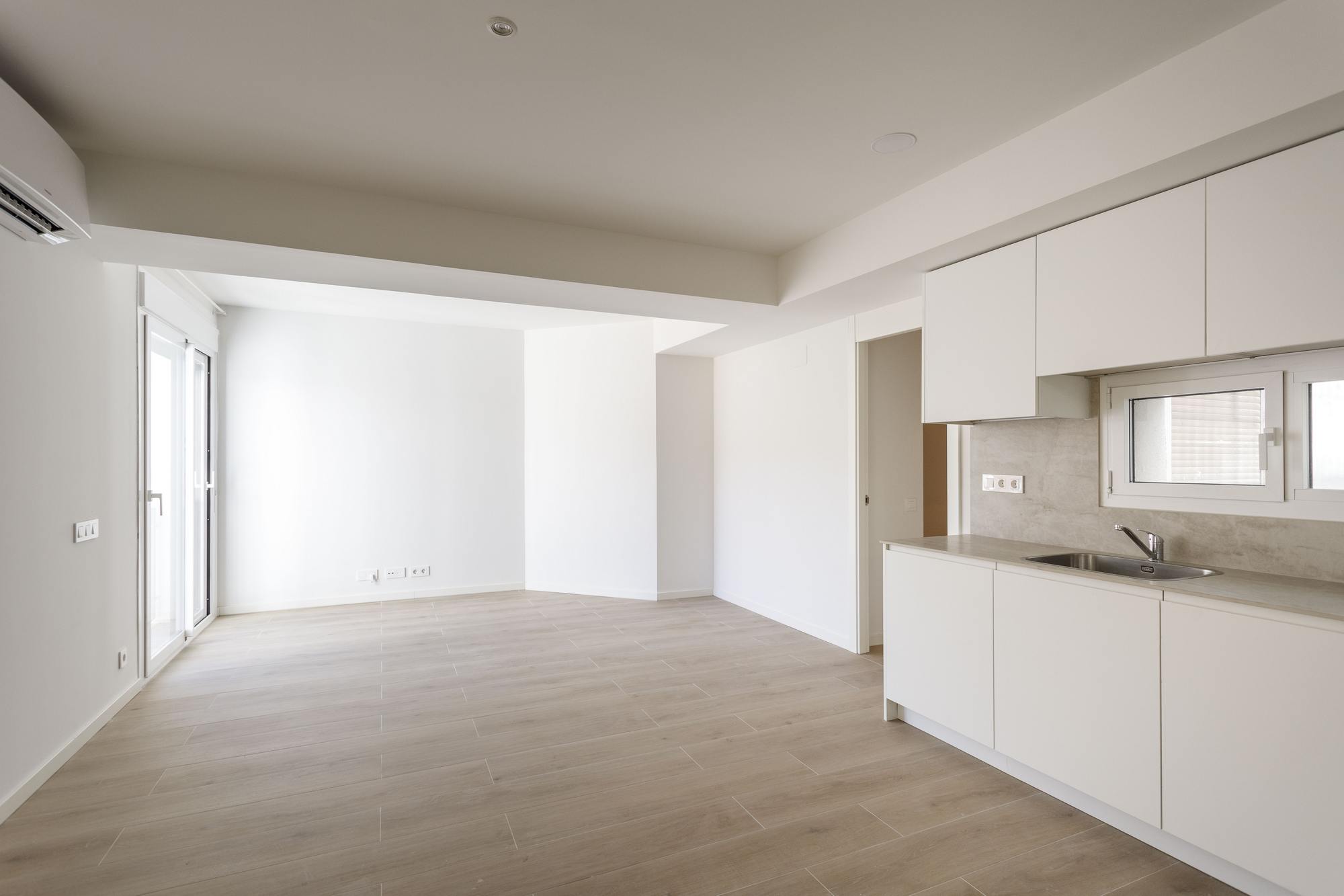 living - Piso de 65m² en alquiler en Ventilla - Almenara, Madrid - gallery thumbnail - 3