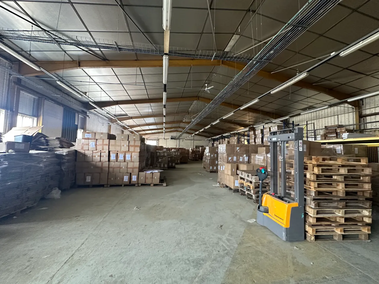logistics - Entrepôt / Bureaux À Louer - gallery - 4