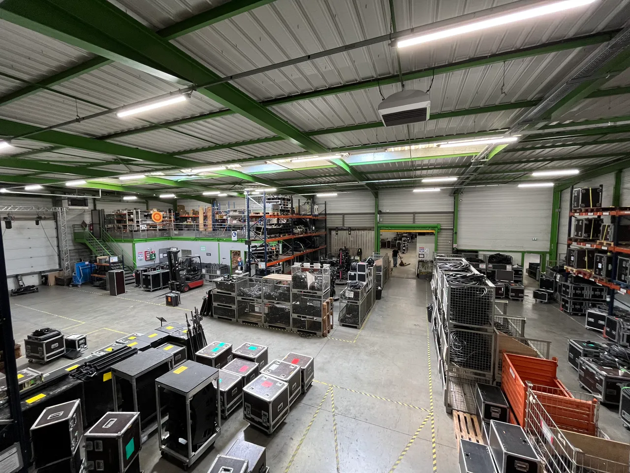 logistics - Light Industrial Premises / Offices For Rent - gallery - 10