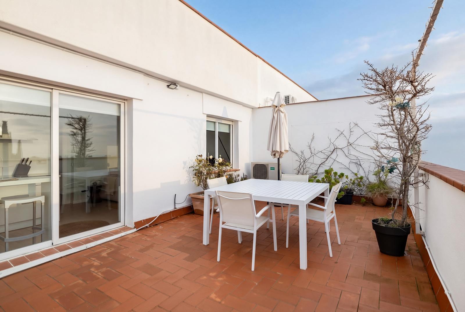 living - 73m² apartment with 83m² terrace for rent in Gràcia - gallery - 8