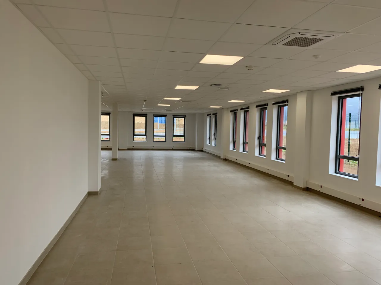 logistics - Logistics Warehouse For Rent - gallery - 5