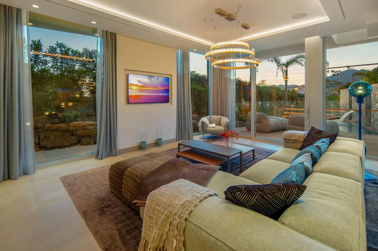 living - 264m² house / villa with 151m² terrace for sale in Nueva Andalucía - gallery - 7