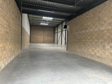 logistics - Activités / Bureaux À Vendre - featured