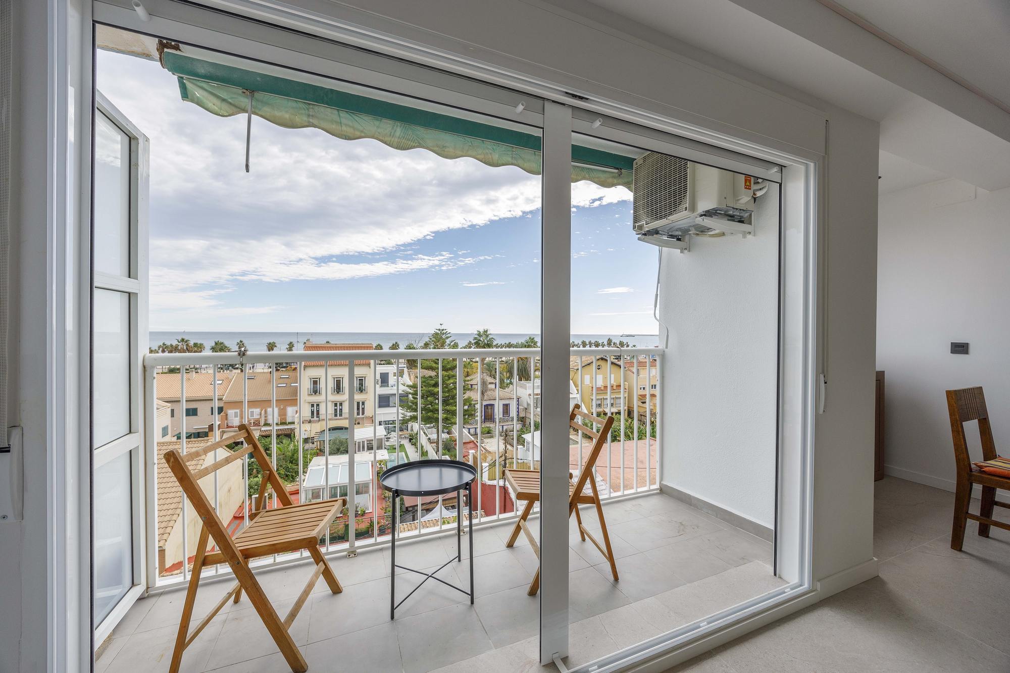 living - 71m² apartment for rent in Playa Malvarrosa/Cabanyal - gallery thumbnail - 3