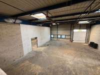 logistics - Activités / Bureaux À Louer - gallery thumbnail - 9
