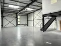 logistics - Activités / Bureaux À Louer - gallery thumbnail - 3