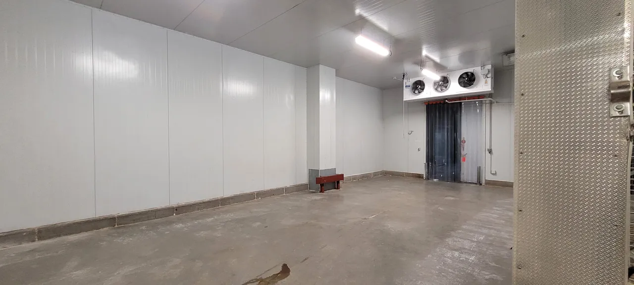 logistics - Warehouse / Offices For Sale - gallery - 10