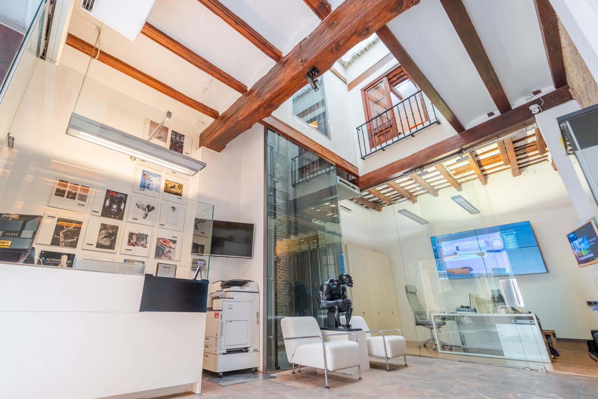 living - Edificio de 421m² con 40m² terraza en venta en La Seu - gallery - 6