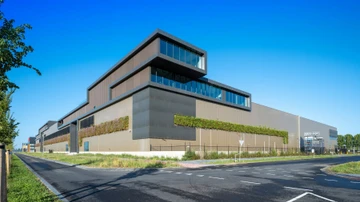 Fokker Services Group chooses sustainable new warehouse in Hoofddorp - featured