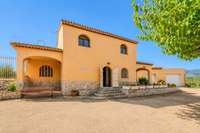 living - 229m² country house with 22m² terrace for sale in Penedès - gallery thumbnail - 4