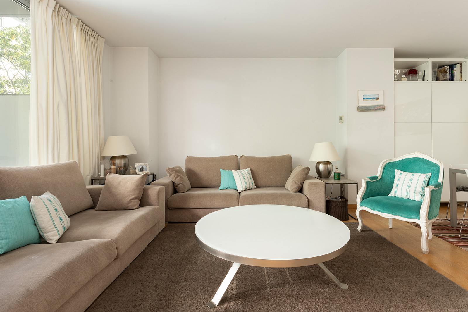 living - Piso de 110m² con 15m² terraza en venta en Eixample Izquierdo - gallery - 3