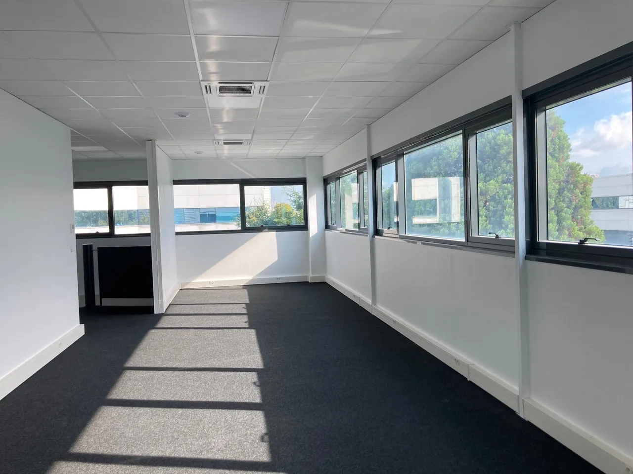 logistics - Light Industrial Premises / Offices For Rent - gallery - 8