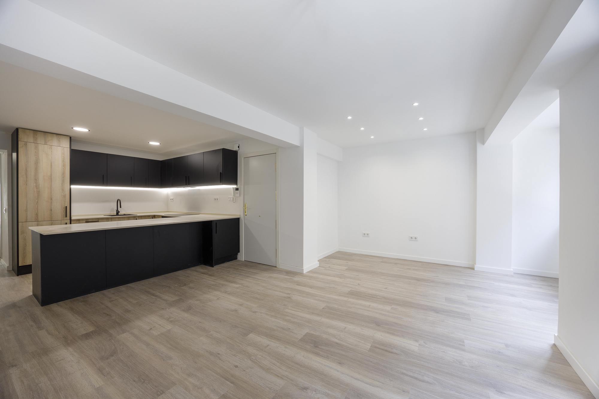 living - Piso de 95m² con 7m² terraza en alquiler en Palacio de Congresos - gallery thumbnail - 2