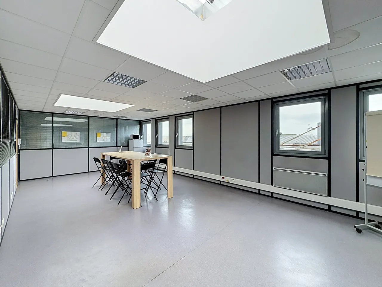 logistics - Activités / Bureaux À Louer - gallery - 10