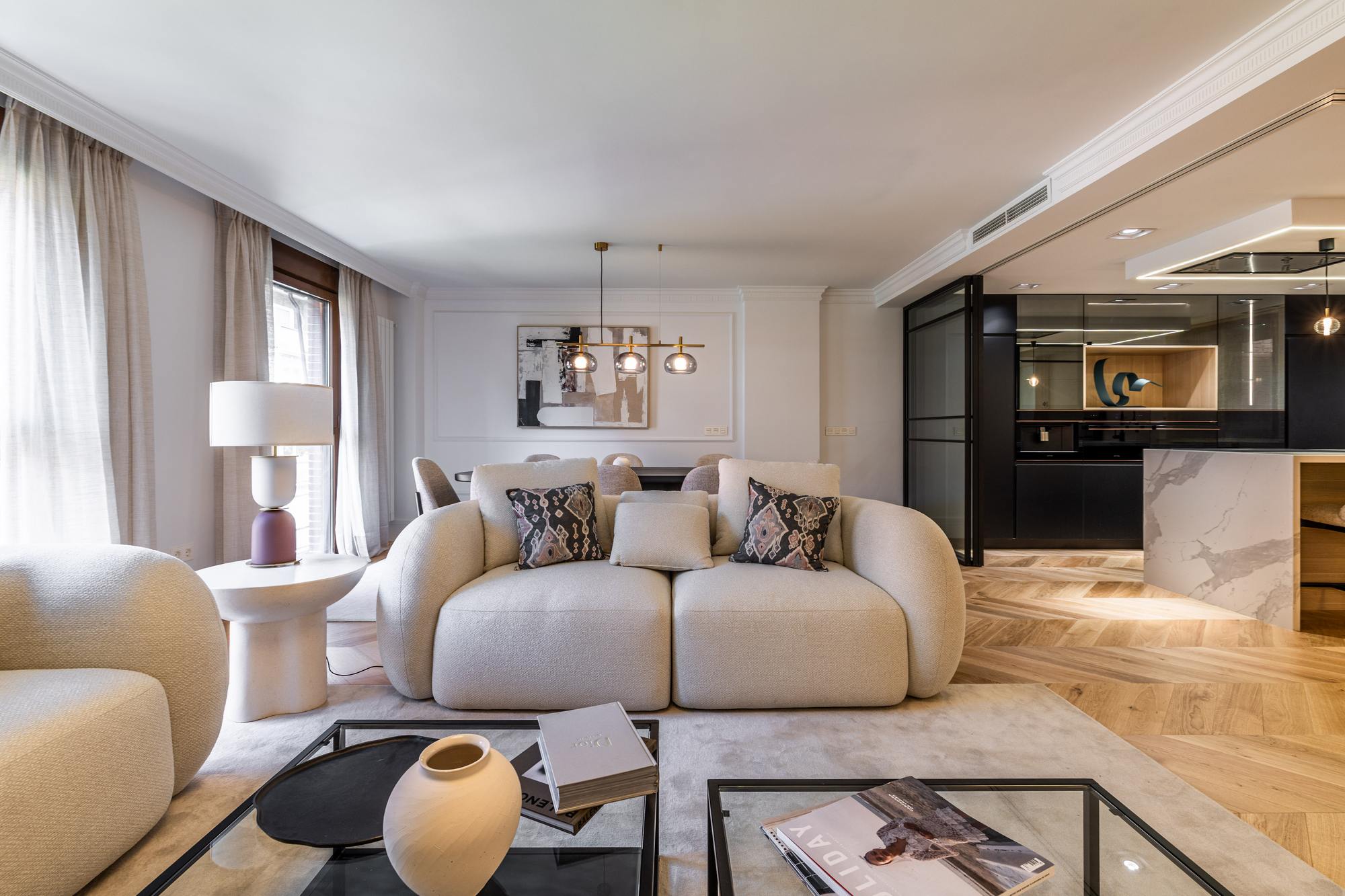 living - Piso de 225m² en venta en Recoletos, Madrid - gallery thumbnail - 3