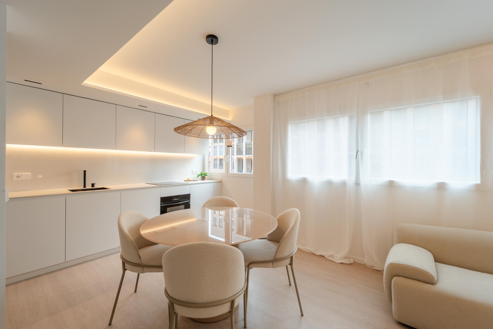 living - 106m² apartment for sale in Ciudad de las Ciencias - gallery thumbnail - 3
