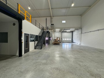 logistics - Activités / Bureaux À Louer - featured