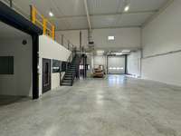 logistics - Activités / Bureaux À Louer - gallery thumbnail - 1