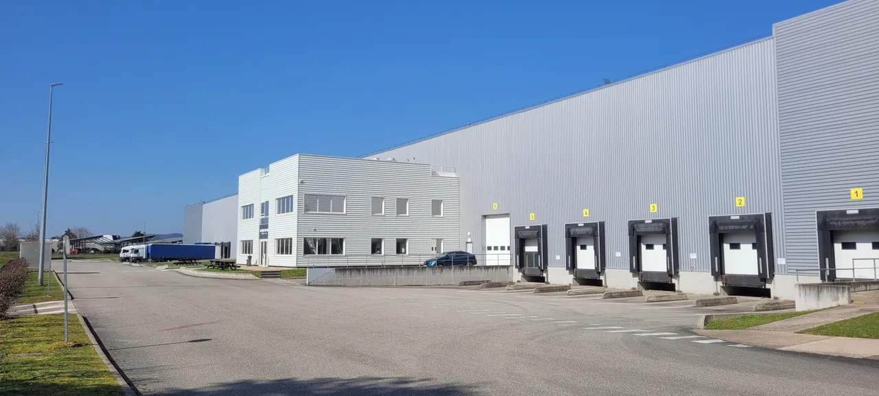 logistics - Entrepôt Logistique À Louer - gallery - 2