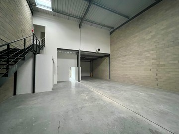 logistics - Activités / Bureaux À Louer - featured