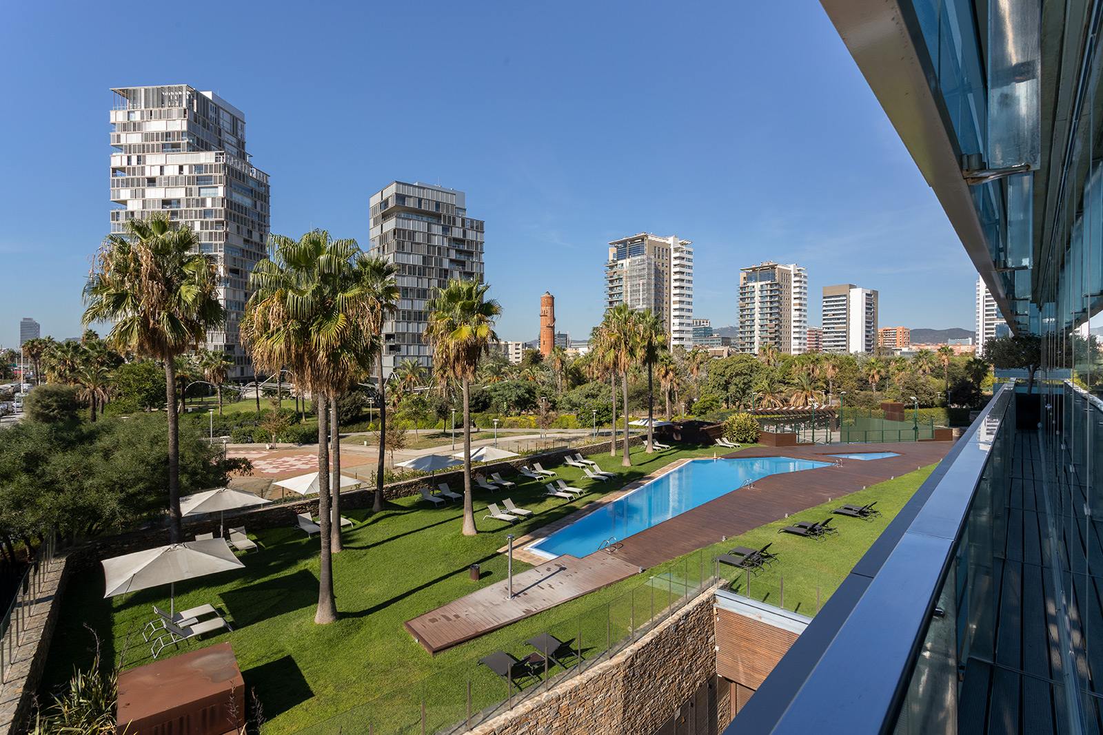 living - Piso de 130m² con 84m² terraza en venta en Diagonal Mar - gallery thumbnail - 1