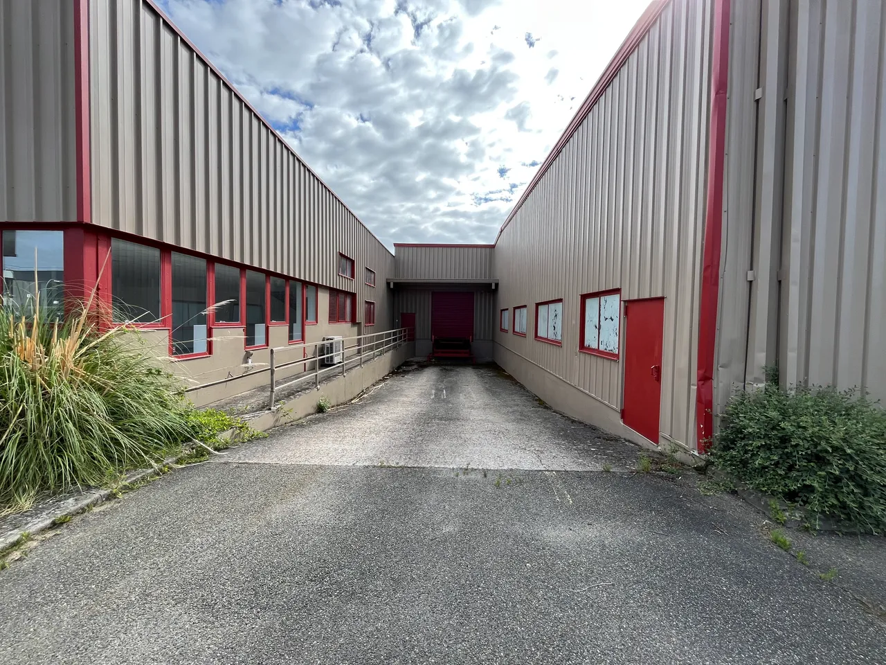 logistics - Light Industrial Premises / Offices For Rent - gallery - 5