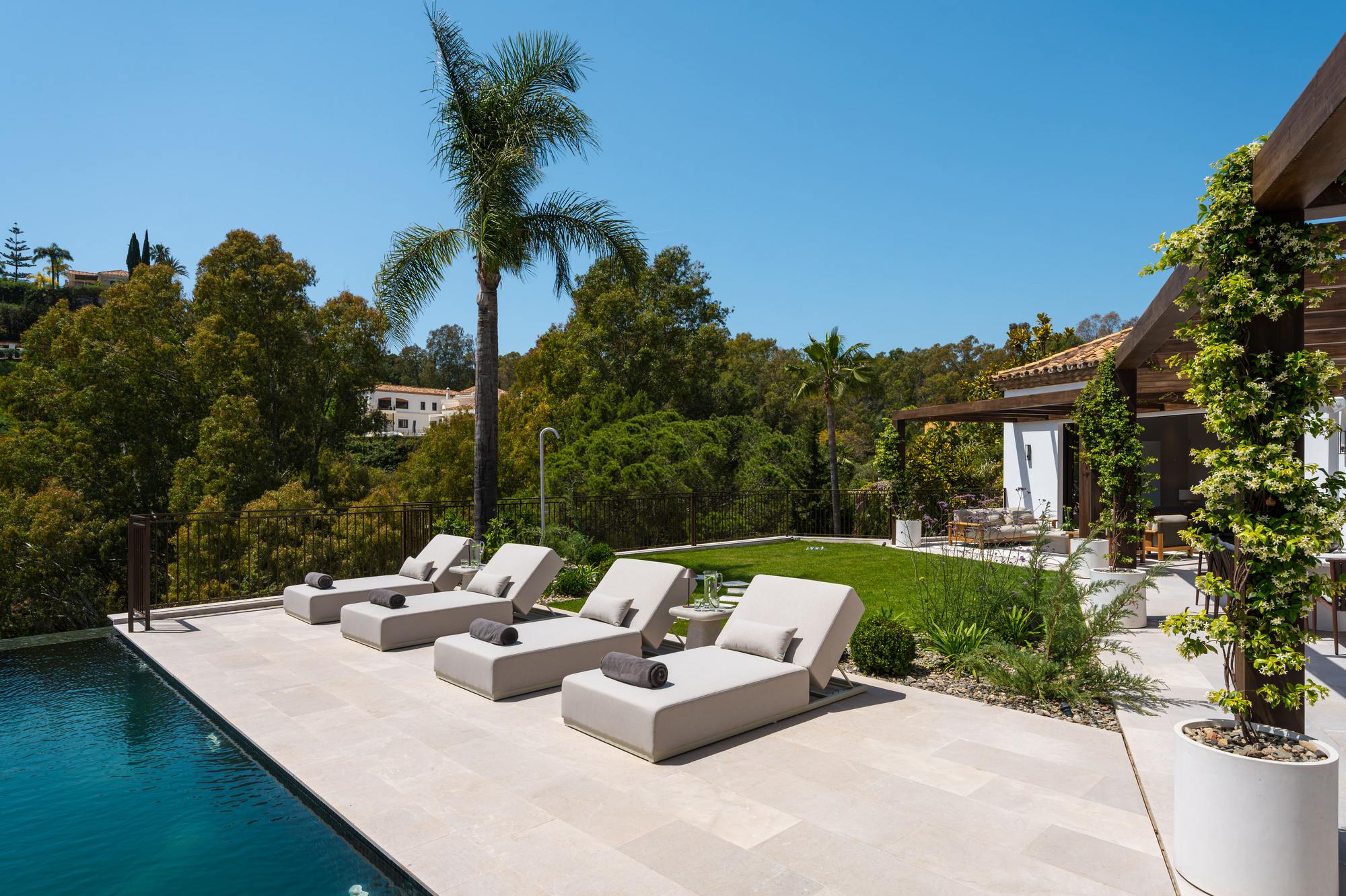 living - 644m² house / villa with 102m² terrace for sale in Benahavís - gallery thumbnail - 5